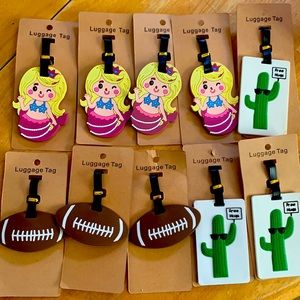 10 fun luggage tags!